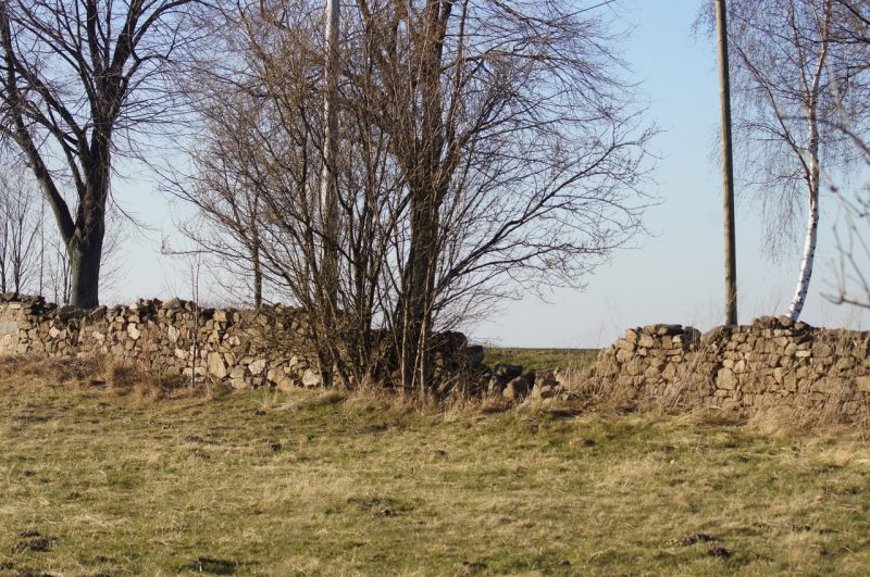 Denkmalgeschützte Mauer Hofewiese Batzdorf